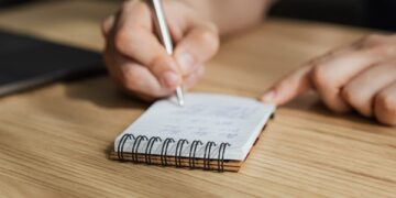 Here are some proven tips to carck UPSC (IAS) exam in your first attempt.