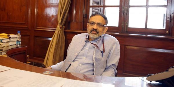 Who is the present cabinet secretary of India? The present cabinet secretary of India is Rajiv Gauba, a 1982 batch India Civil Servant. He holds the most powerful job in India. 
