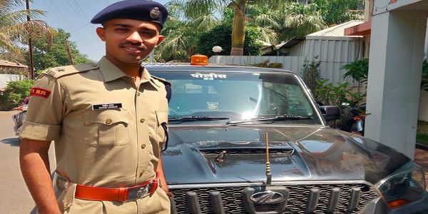 Safin was first posted as an Assistant supritendent of  Police in the district of jamanagar.