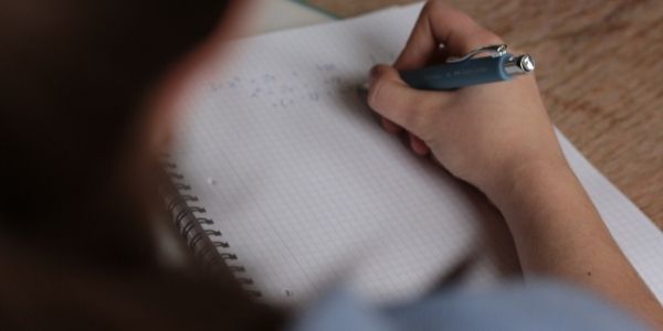Know the complete details of the UPSC EOFO exam syllabus in hindi.